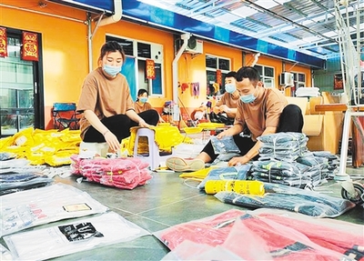 河北保定白溝產業轉型調查 從“箱包之都”到文具市場，逆風闖出新天地